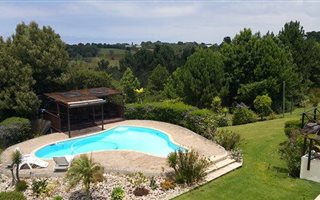 2.9 ha Farm in Wilderness Heights