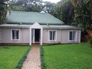4 Bed House in Manors