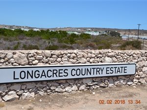 2 ha Land available in Long Acres