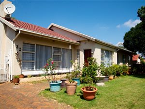 3 Bed House in Florida Glen