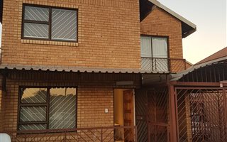 4 Bedroom Duplex in Laudium