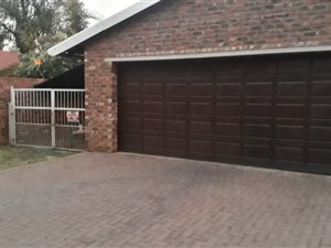 2 Bed House in Aerorand