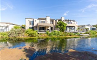 3 Bedroom House in Century City