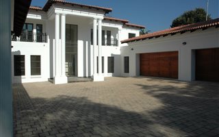 5 Bedroom House in Waterkloof Ridge