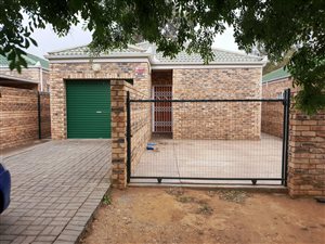3 Bed Townhouse in Top Town