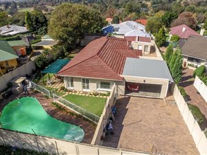 4 Bed House in Sandringham