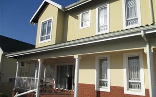 3 Bedroom Duplex in Mt Edgecombe