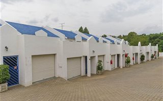 3 Bedroom Apartment in Bryanston