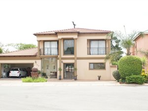 4 Bed Cluster in Honeydew Ridge