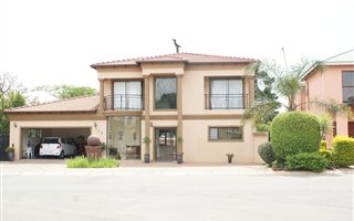 4 Bedroom Cluster in Honeydew Ridge
