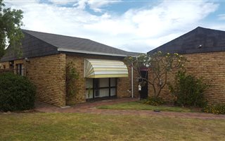 3 Bedroom Townhouse in Strand Central