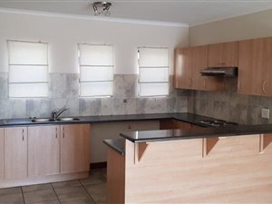 3 Bed Duplex in Heritage Hill
