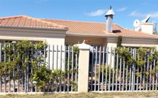 2 Bedroom Townhouse in Kleinmond