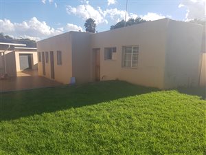Bachelor apartment in Witfield
