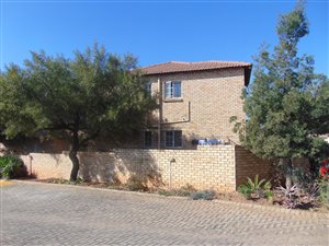 2 Bed Townhouse in Heuwelsig Estate