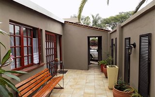 3 Bedroom House in Northwold Gardens