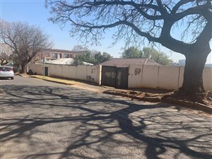 13 Bed House in Westdene