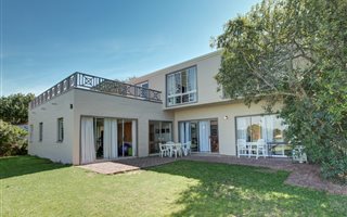 4 Bedroom House in Welgemoed