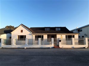 4 Bed House in Knysna Central