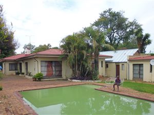 12 Bed House in Menlo Park