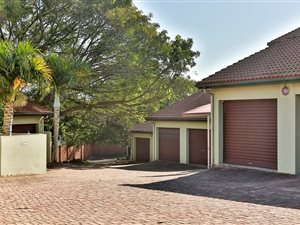 3 Bed Apartment in Meerensee