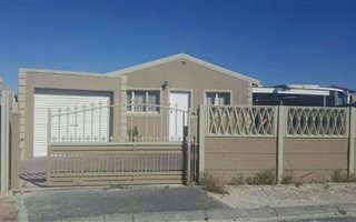 2 Bedroom House in Weltevreden Valley