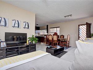 2 Bedroom Townhouse in Radiokop