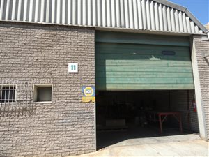 300 m² Commercial space in Epping