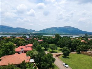 847 m² Land available in Westlake Estate