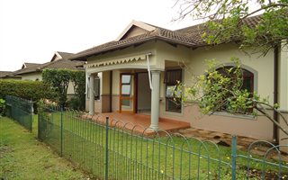 3 Bedroom Simplex in Le Domaine