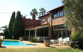 4.3 ha Farm in Zwavelpoort
