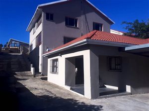 10 Bed House in Braelyn