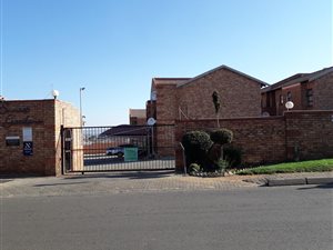 2 Bed Townhouse in Naturena