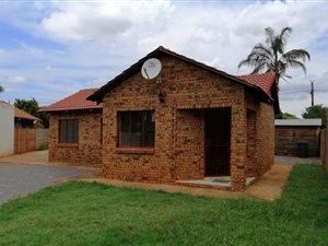 3 Bed House in Doornpoort and surrounds