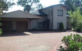 1300 m² Farm in Unitas Park