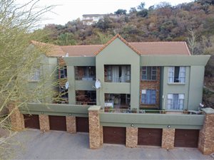 3 Bed Apartment in Constantia Kloof