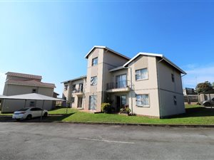 3 Bed Apartment in Beacon Bay