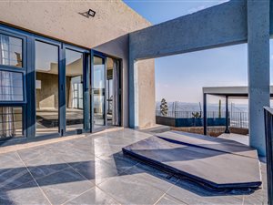 2 Bed Townhouse in Constantia Kloof