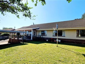 3 Bed House in Bisley