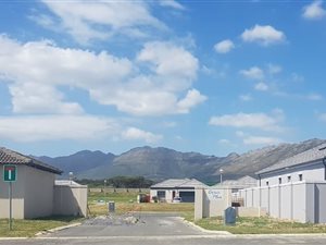 416 m² Land available in Fairview Golf Estate