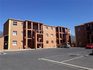 2 Bed Apartment in Paarl Central East