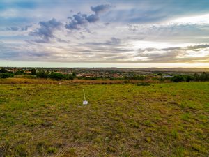 725 m² land for sale in Eagle Canyon Golf Estate | T2049043
