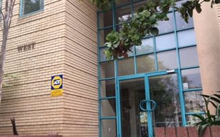 1965 m² Office Space in Vorna Valley