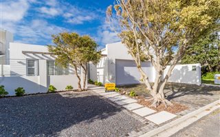 3 Bedroom House in Melkbosstrand