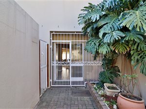 4 Bed Townhouse in Stellenberg