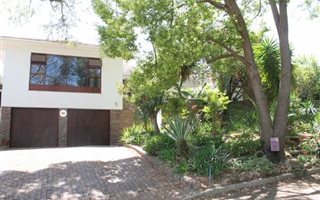 5 Bedroom House in Onder Papegaaiberg