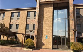 637 m² Commercial space in Halfway Gardens