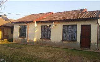 3 Bedroom House in Clayville