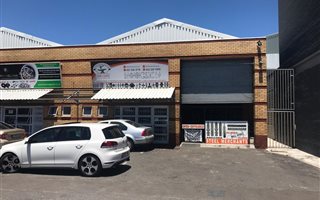 242 m² Industrial space in Maitland