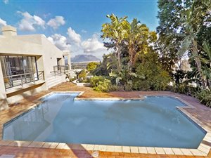5 Bed House in Plattekloof